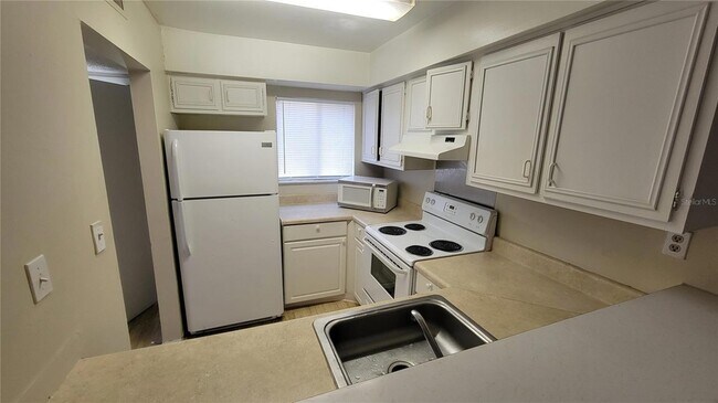 Building Photo - 261 Scottsdale Square