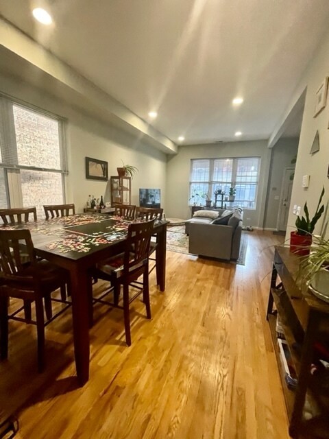 Building Photo - 1933 N Sedgwick St