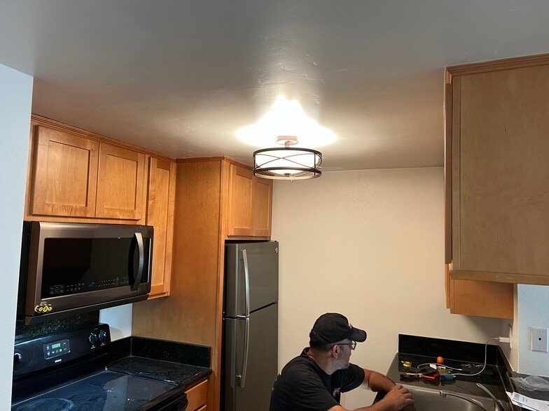 Kitchen - 5540 Lindo Paseo