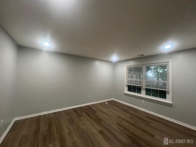 Building Photo - 507 Woodhaven Dr