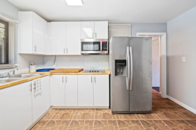 Building Photo - 4501 Briarcliff Ln