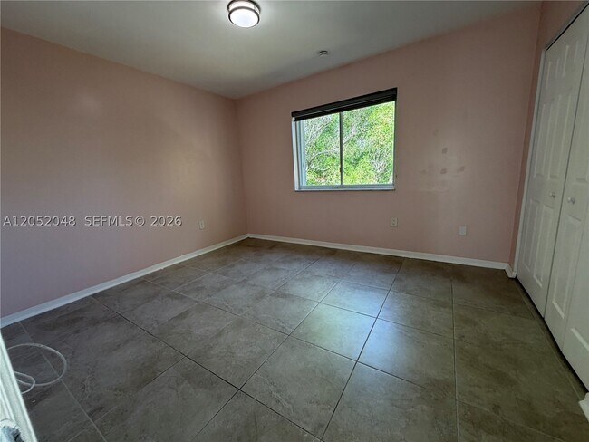 Building Photo - 551 NW 82nd Ave
