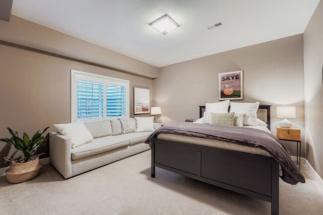 Building Photo - 26745 E Canyon Ave