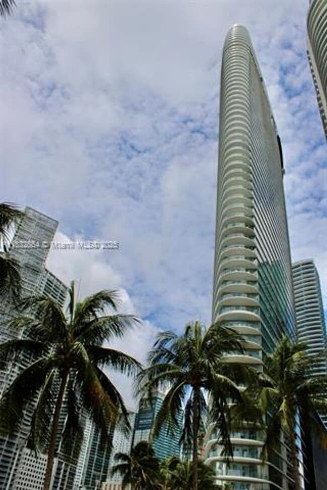 Building Photo - 325 S Biscayne Blvd