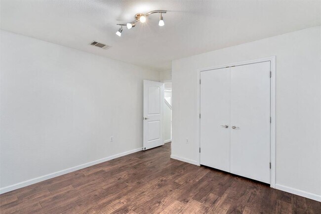 Building Photo - 3516 Sand Dunes Ave