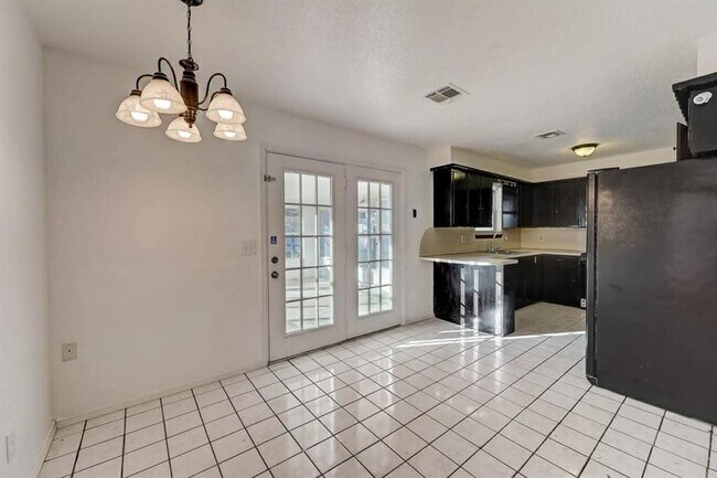 Building Photo - 2600 SW 78th St