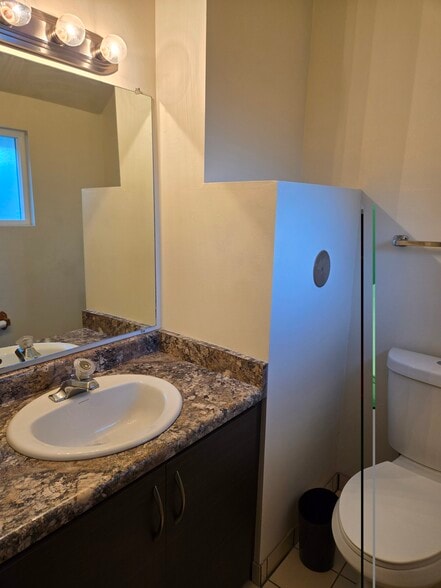 half bath off living room - 4207 W Bampton Ln