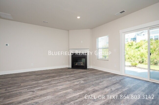 Building Photo - 69 Galley Ln