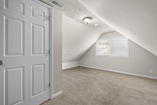 Building Photo - 1211 W 30th St