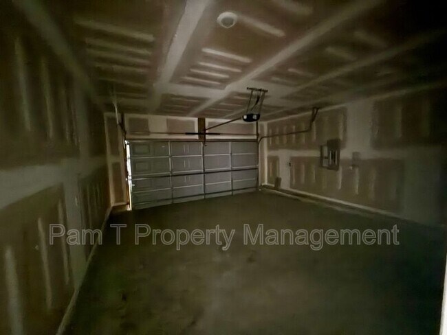 Building Photo - 103 Peabody St