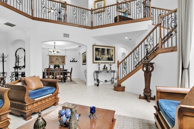 Building Photo - 10703 Versailles Blvd