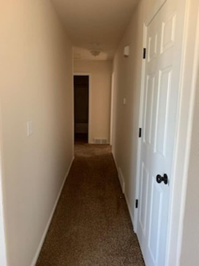 Building Photo - Fabulous 4 bedroom, 3 bath Rural Property ...