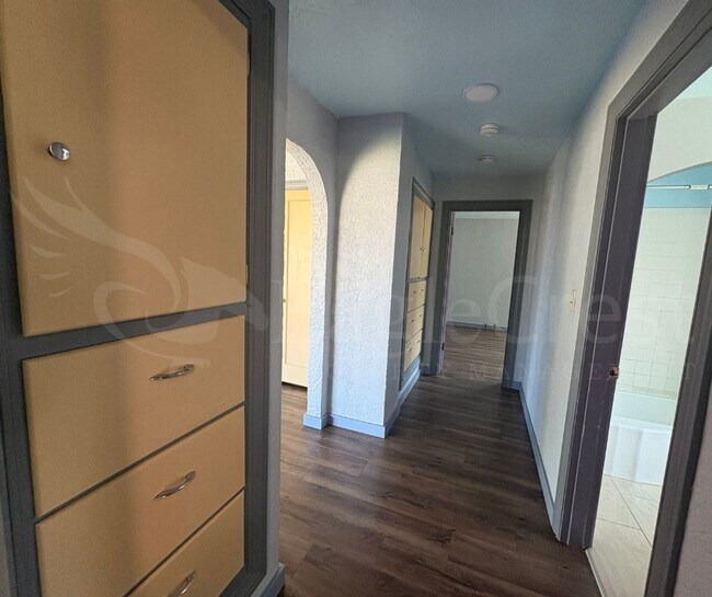 Building Photo - Two Bedroom House with Bonus Room Located ...