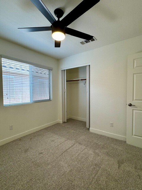 Building Photo - 446 S 86th Pl