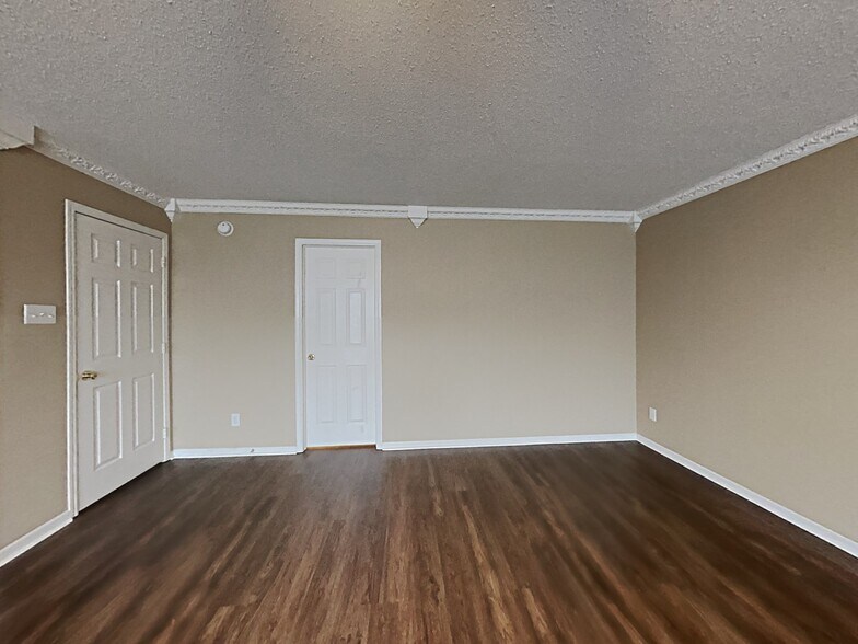 Building Photo - 10099 Weeping Cherry Dr