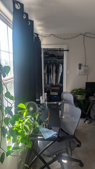 Building Photo - Room in House on Flatiron Clf