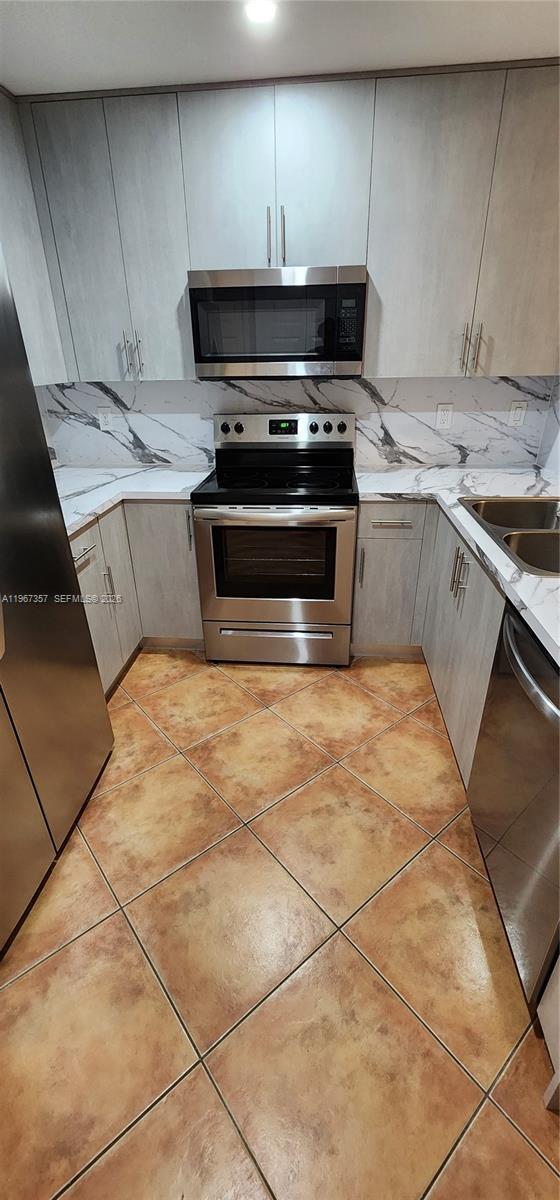 Building Photo - 8551 NW 141st Terrace