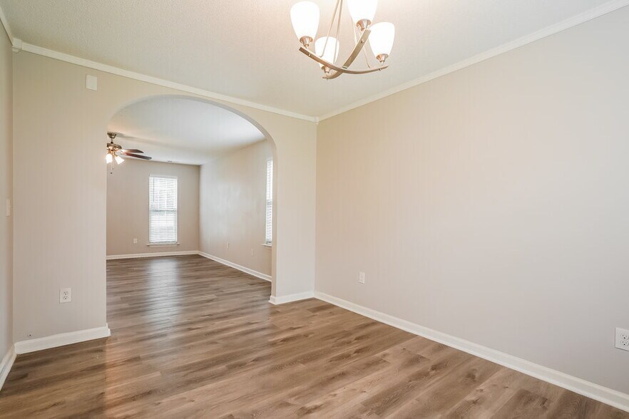 Building Photo - 4409 Cobble Creek Ln