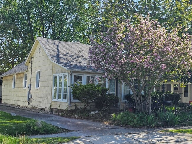 Primary Photo - 407 Conneaut Ave