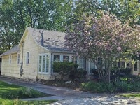 Building Photo - 407 Conneaut Ave