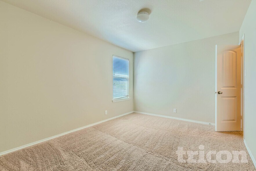 Building Photo - 15305 Cooks Petrel