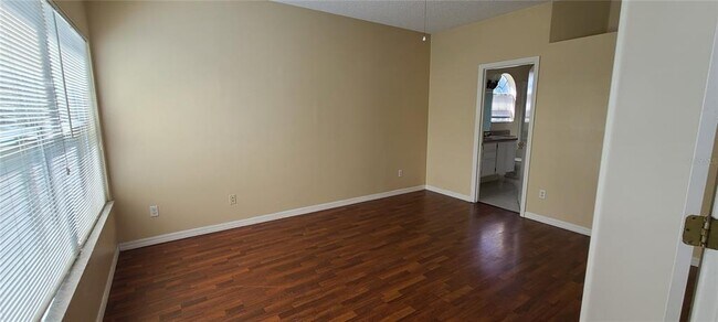 Building Photo - 2411 Berkshire Ct