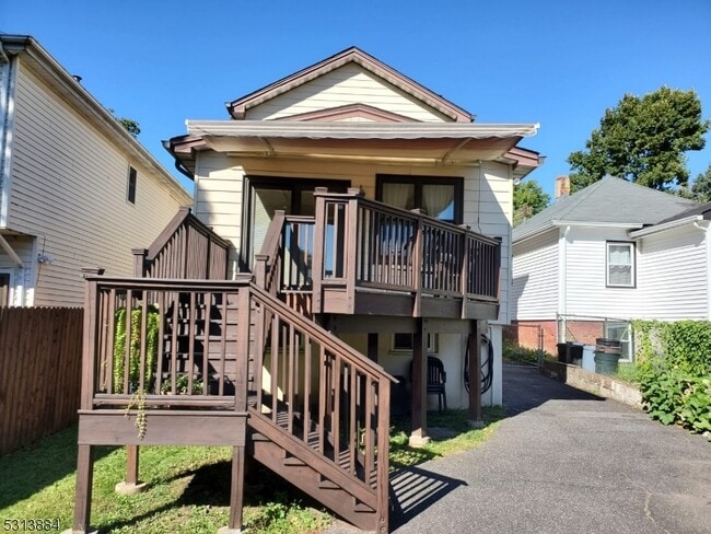 Building Photo - 47 Hackensack Ave