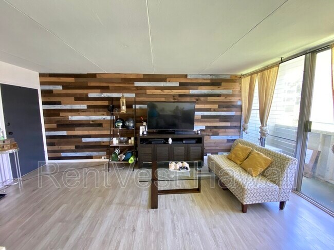 Building Photo - 95-021 Kuahelani Ave