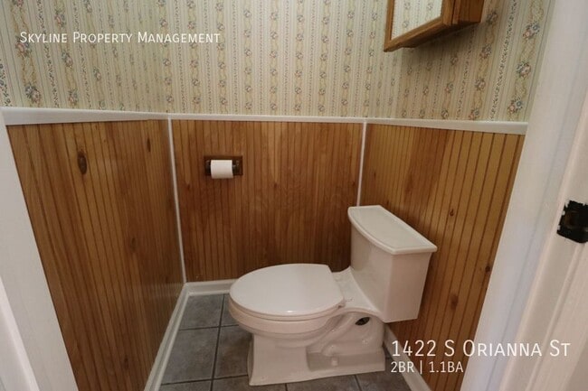 Building Photo - 1422 S Orianna St