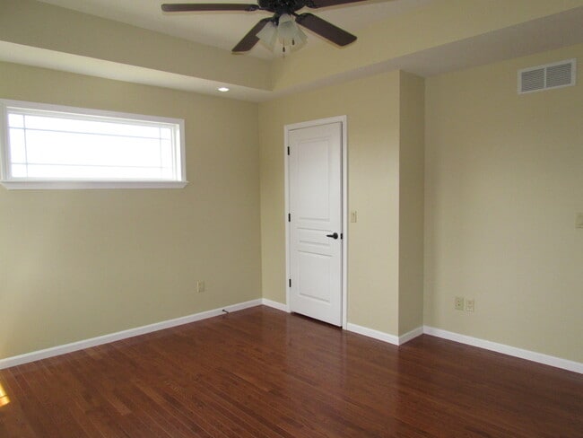 Building Photo - Available 6/14
