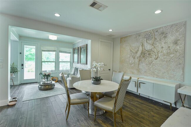 Building Photo - 13714 Oak Harbor Bend