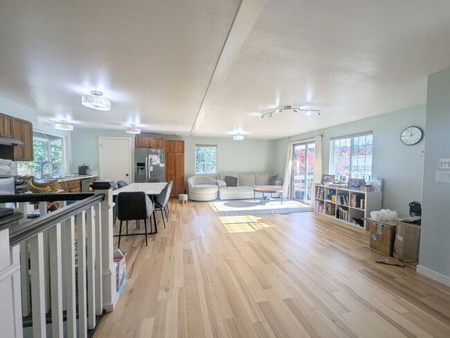 Primary Photo - 16302 SE 132nd St