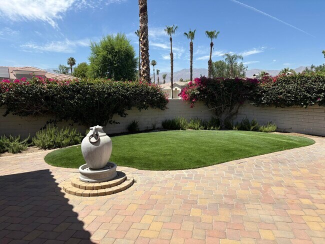 Building Photo - 74912 Saguaro Ln
