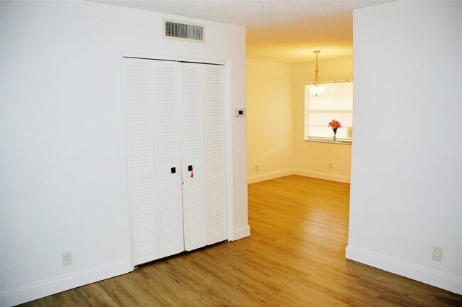 Building Photo - 4770 NW 10th Ct