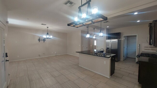 Building Photo - Backyard Oasis!!!  Beautiful 4 bedroom 2.5 bathroom 2 story home on corner lot!