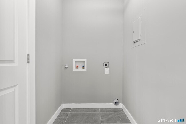 Building Photo - 105 Richmond Hill Ave