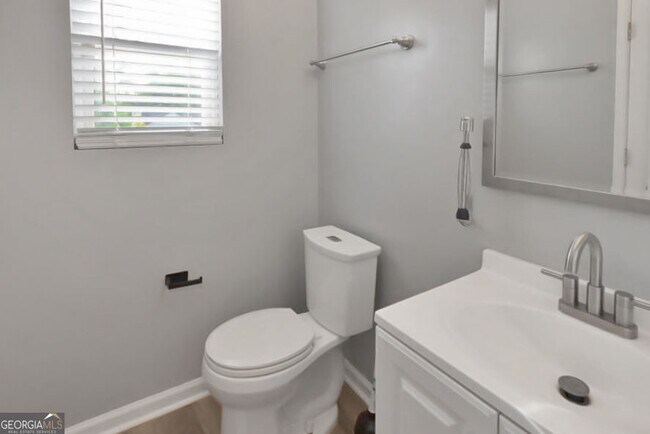 Building Photo - 5883 Brookside Dr SE