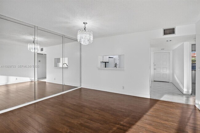 Building Photo - 900 SW 128th Ave