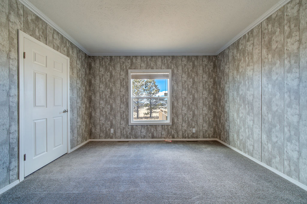 Building Photo - 13380 Log Rd