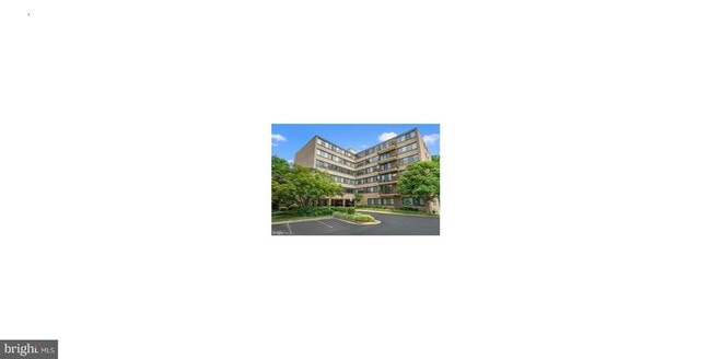 Building Photo - 600 Roosevelt Blvd