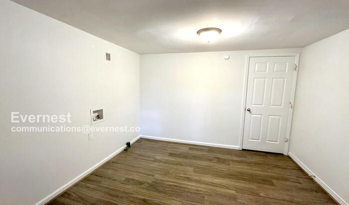 Building Photo - 253 11th Ave NE