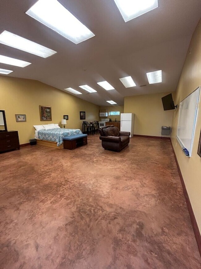 Building Photo - 1796 Rozier Church Rd