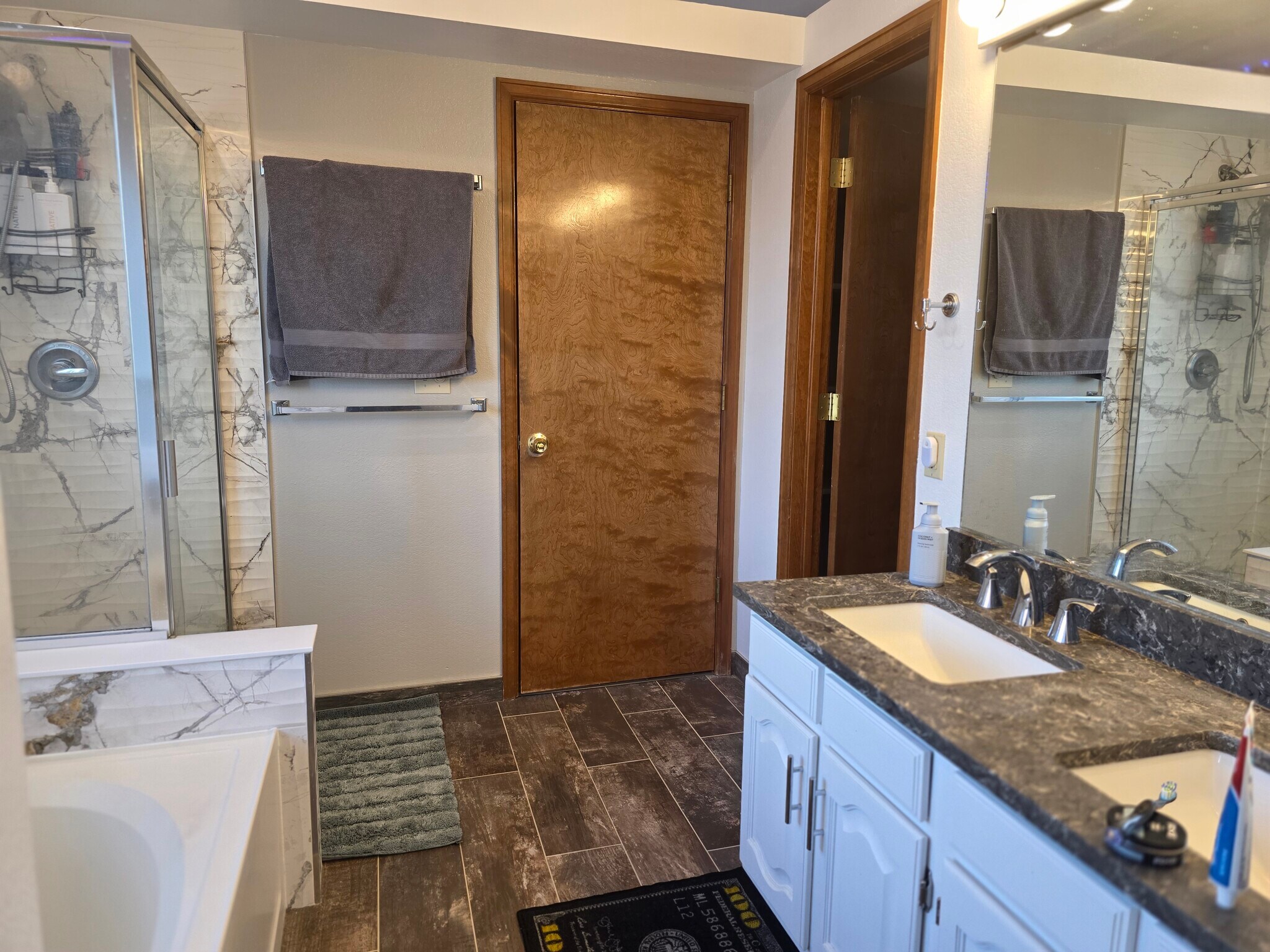 Building Photo - 7664 Halleys Dr