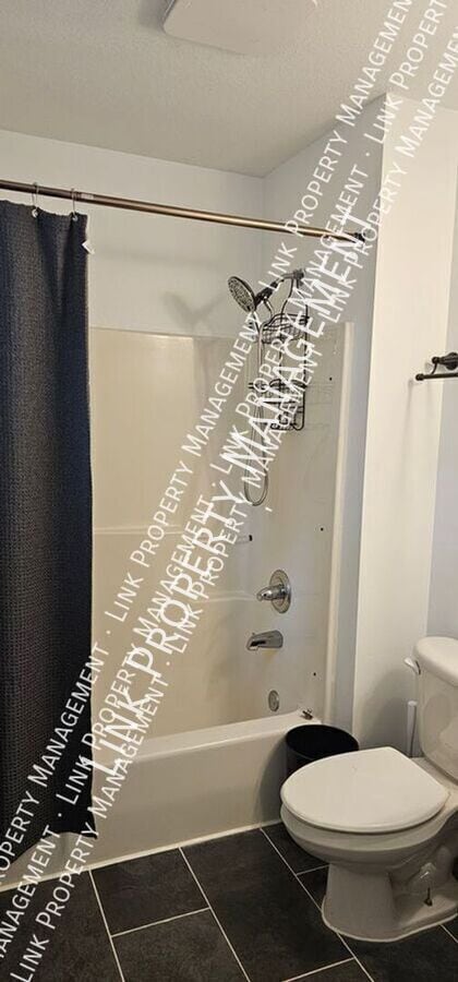 Building Photo - 140 S Elmwood St