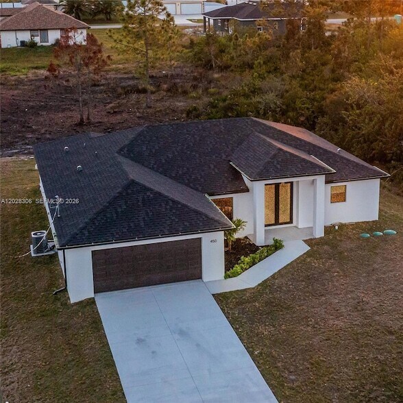 Building Photo - 450 Mercedes Ct