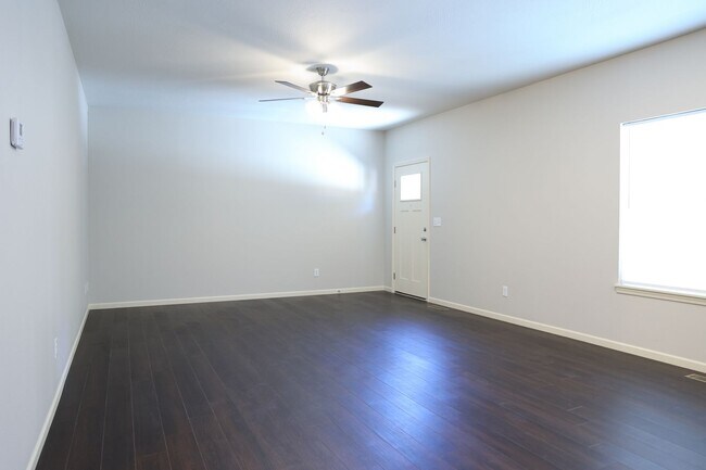 Building Photo - 1234 E Cherry St
