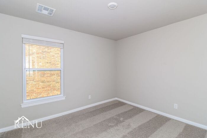 Building Photo - 1617 Maroon Dr