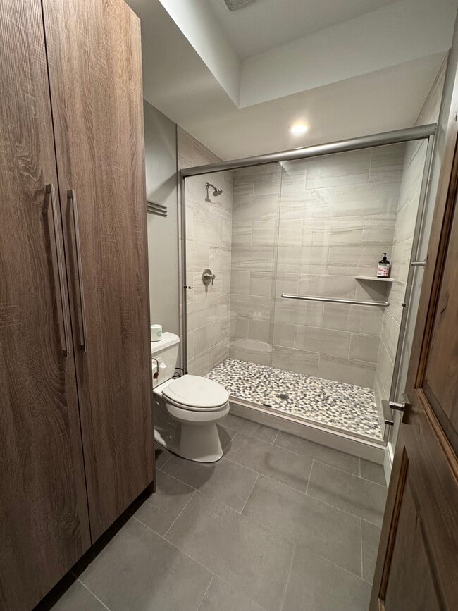 Building Photo - 532 W Heritage Way