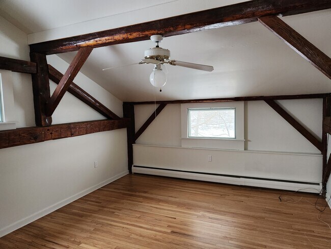 Building Photo - 116 W High St