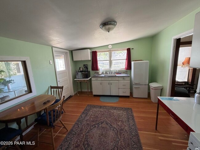 Building Photo - 411 S Cortez St